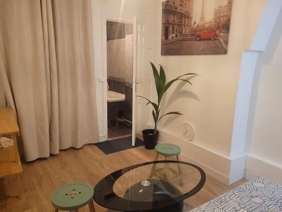Charmant Appartement Pres De Montmartre Paris Exteriör bild
